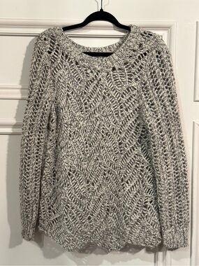 LOFT Gray & White Open Knit Chevron Pullover Sweater - Size L (EUC)